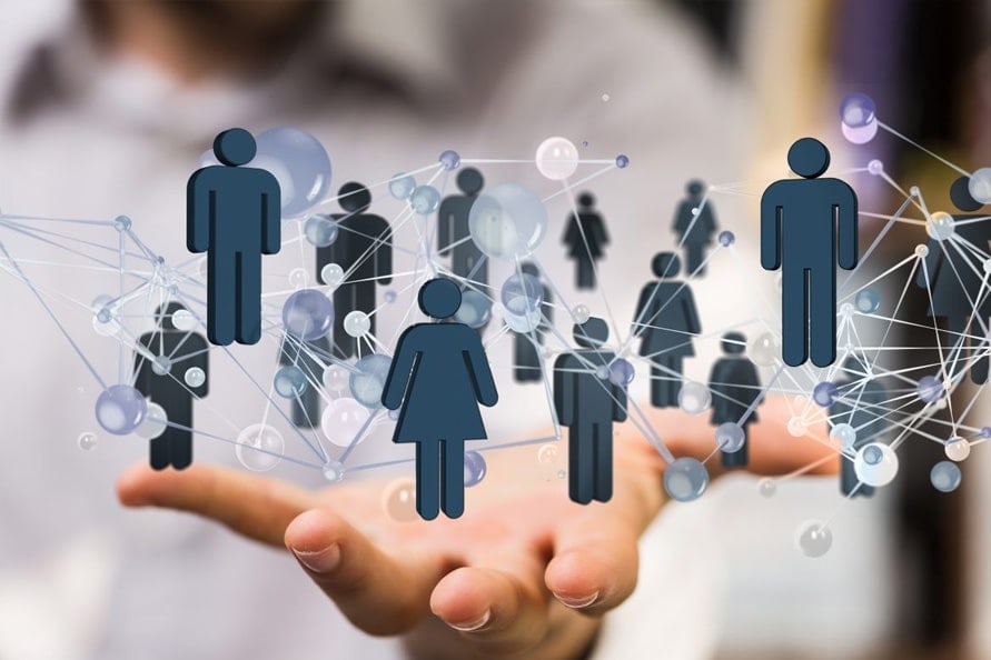 Robô de gerenciamento de dados de clientes